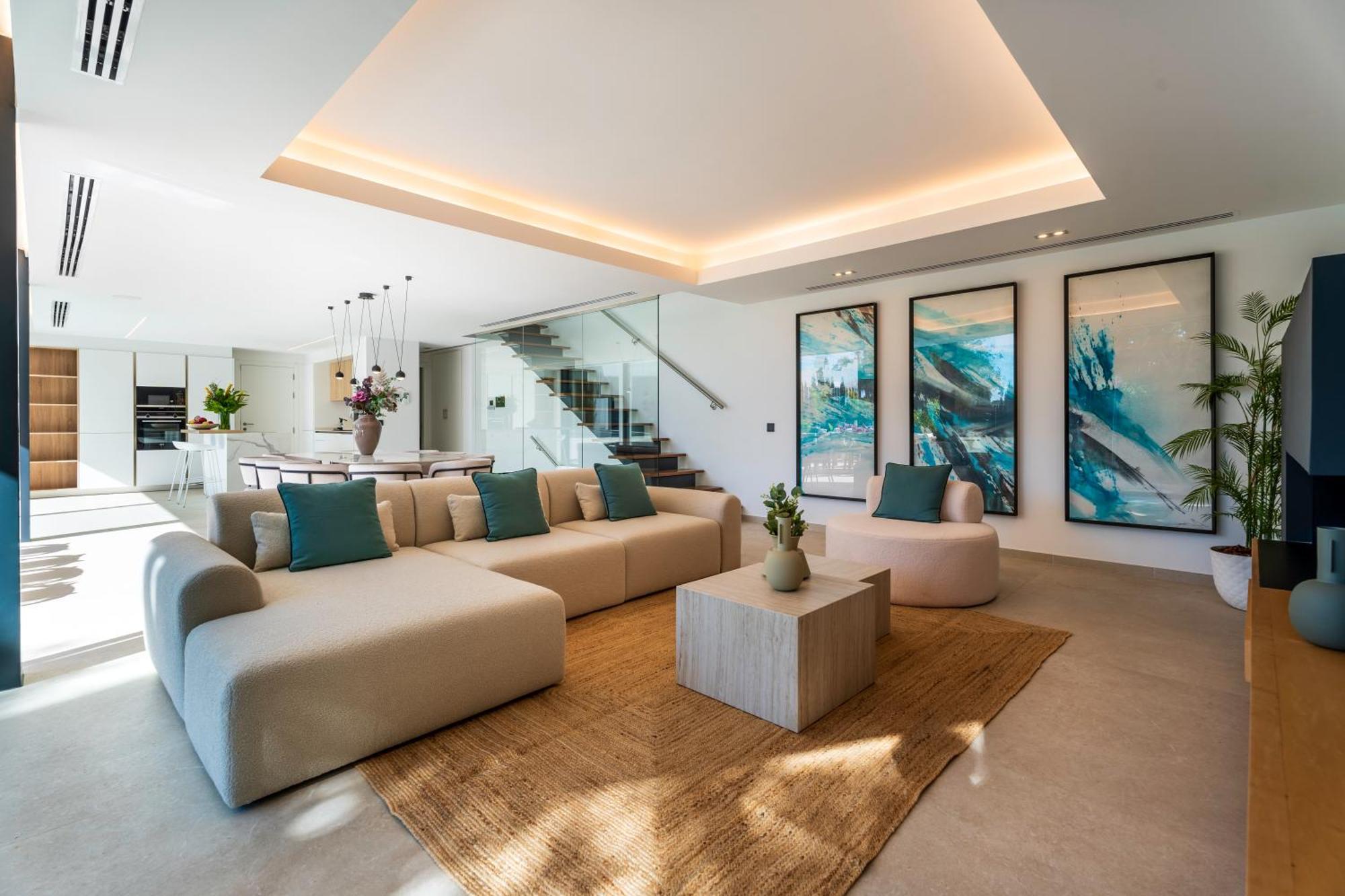 Vacation I La Moderne, Sparkling Heated Pool, Private Gym, Cine Room, Arcade Machines